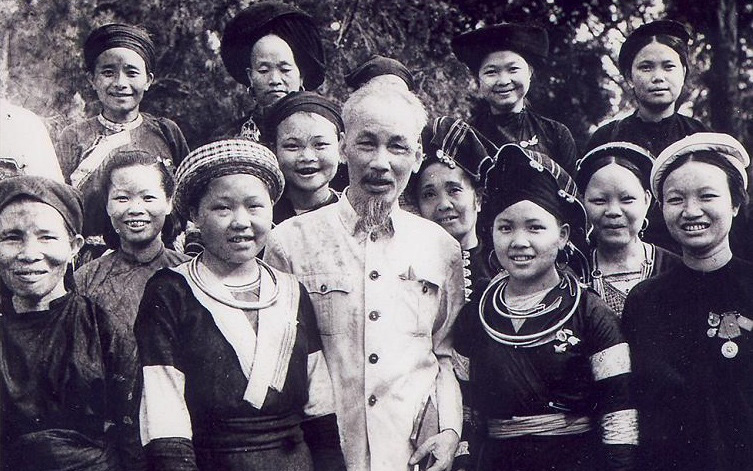 Giữ gìn đoàn kết thống nhất trong Đảng theo tư tưởng Hồ Chí Minh 