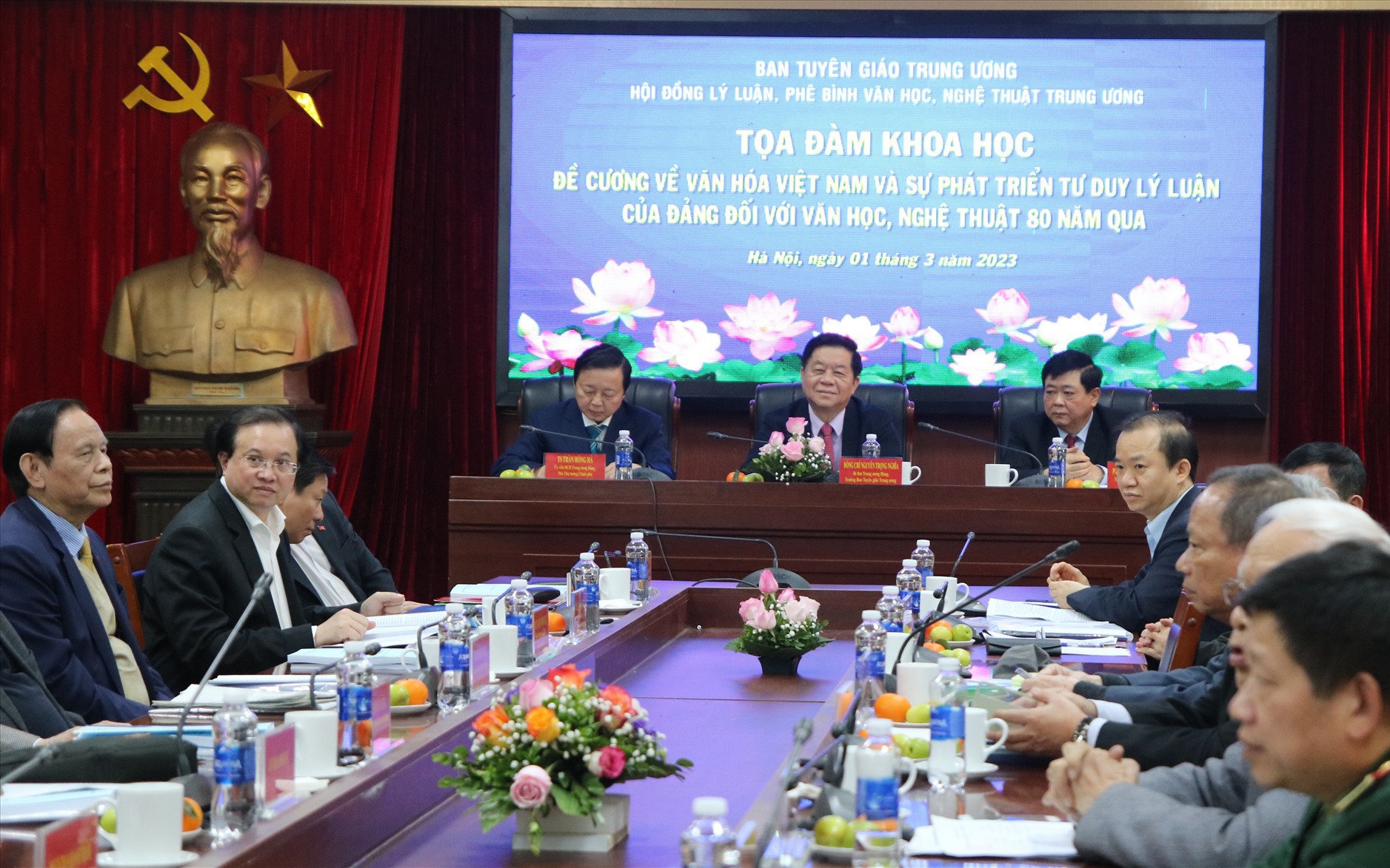 Thúc đẩy nền văn học, nghệ thuật phát triển mạnh mẽ, giàu giá trị nhân văn, giá trị thẩm mỹ, xứng đáng với tầm vóc của dân tộc và thời đại