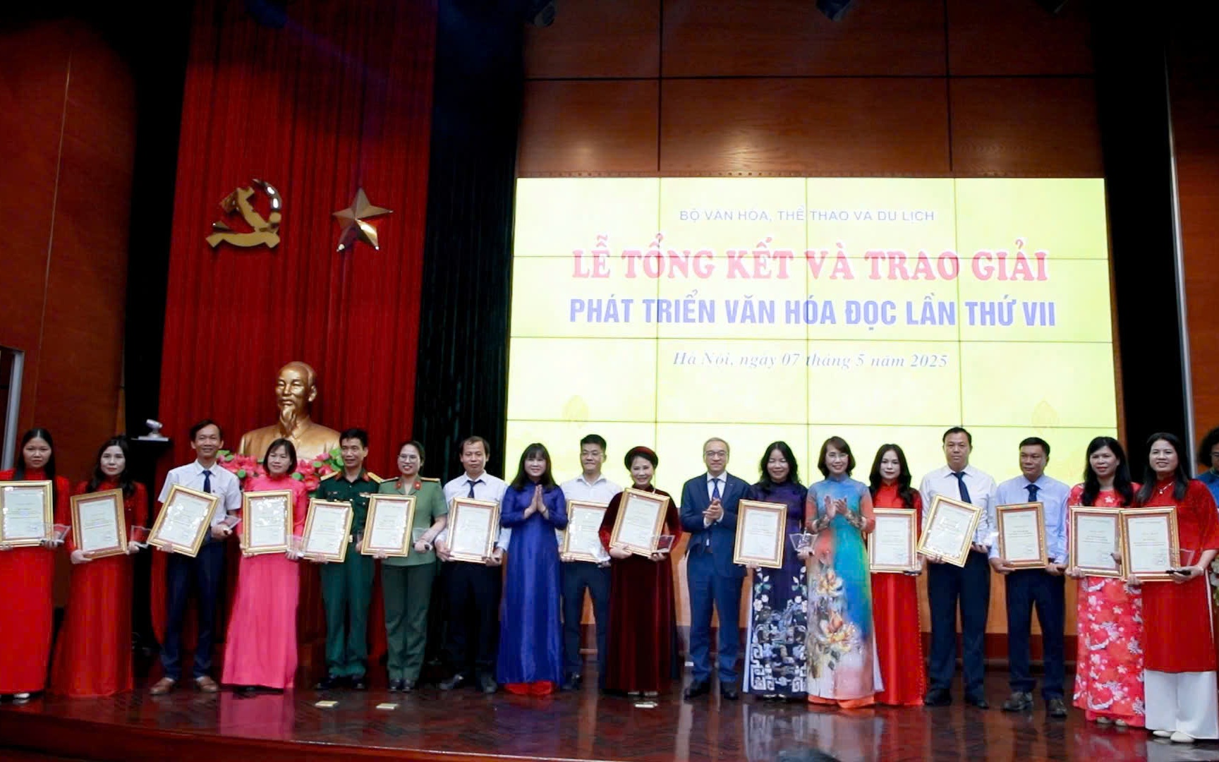 Trao tặng Giải thưởng phát triển văn hoá đọc lần thứ VII cho 35 tập thể và cá nhân tiêu biểu