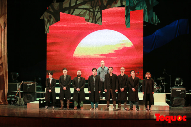 'Hừng đông' lời tri ân với thế hệ người cộng sản ở giai đoạn khó khăn nhất của đất nước