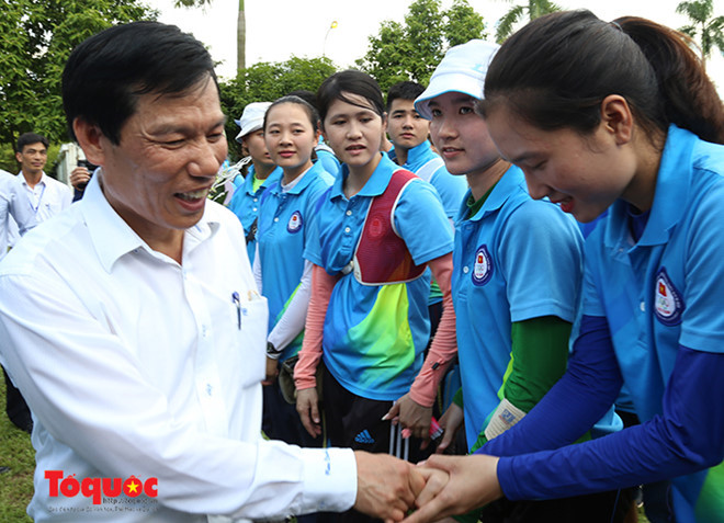 Bộ trưởng Bộ VHTTDL Nguyễn Ngọc Thiện động viên, cổ vũ tinh thần cho HLV, VĐV dự SEAGames 29