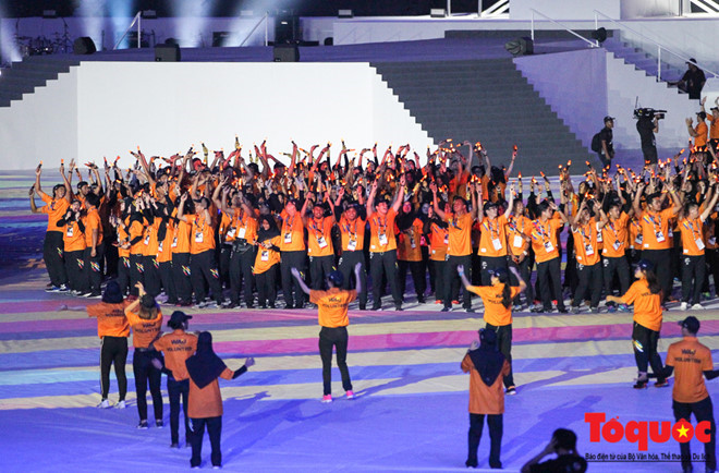 Lễ bế mạc SEA Games 29 rực rỡ và đầy màu sắc