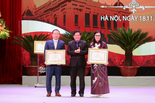 Nhà Hát Lớn Hà Nội đón nhận Huân chương lao động hạng Nhất