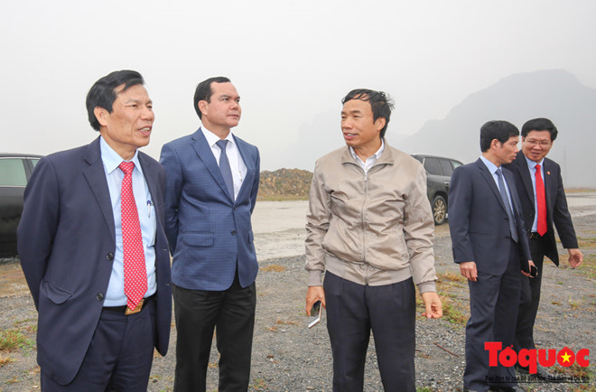 Bộ trưởng Bộ VHTTDL Nguyễn Ngọc Thiện thị sát khu du lịch Tam Chúc