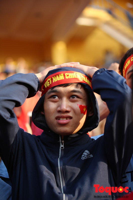 Chiến thắng của U23 Việt Nam tại bán kết: Từ giọt nước mắt đến cảm xúc vỡ òa của CĐV Việt Nam