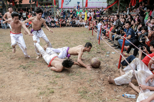 Sống lại tinh thần thượng võ tại lễ hội Vật cầu Thuý Lĩnh