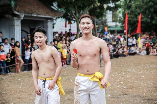 Sống lại tinh thần thượng võ tại lễ hội Vật cầu Thuý Lĩnh