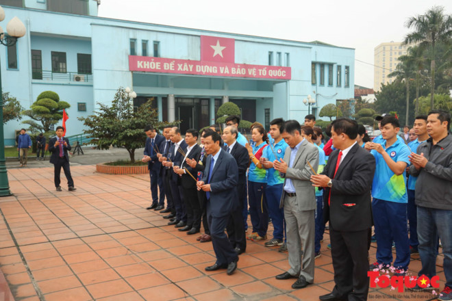 Bộ trưởng Nguyễn Ngọc Thiện đến thăm Trung tâm huấn luyện Thể thao Quốc gia Hà Nội