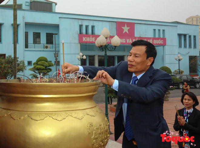 Bộ trưởng Nguyễn Ngọc Thiện đến thăm Trung tâm huấn luyện Thể thao Quốc gia Hà Nội
