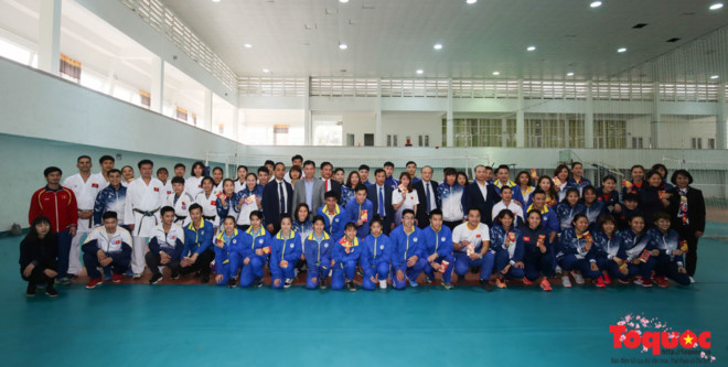 Bộ trưởng Nguyễn Ngọc Thiện đến thăm Trung tâm huấn luyện Thể thao Quốc gia Hà Nội