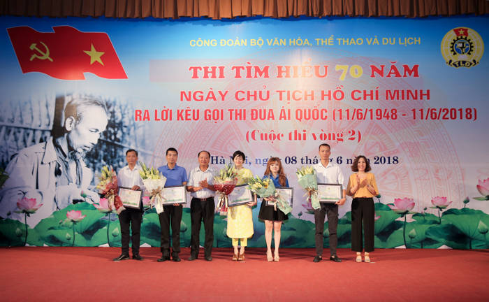 Những hình ảnh trong cuộc thi Tìm hiểu 70 năm ngày Chủ tịch Hồ Chí Minh kêu gọi thi đua ái quốc