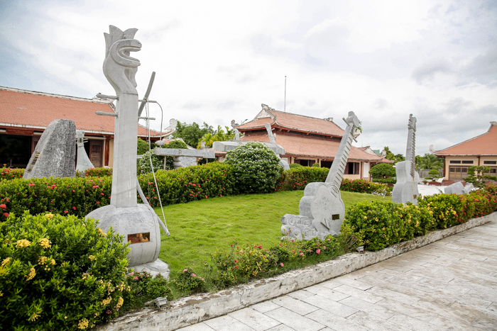 Thăm khu lưu niệm nhạc sĩ Cao Văn Lầu - người khai sinh Đờn ca tài tử Nam bộ