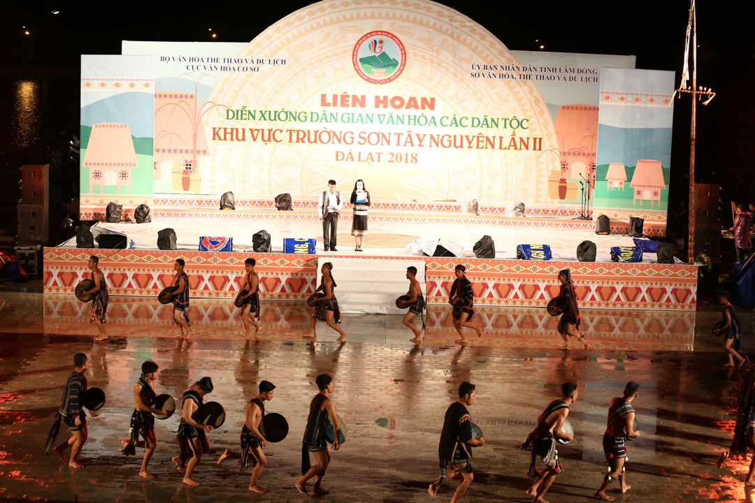 Mười nền văn hóa dân tộc độc đáo tụ hội về thành phố mộng mơ