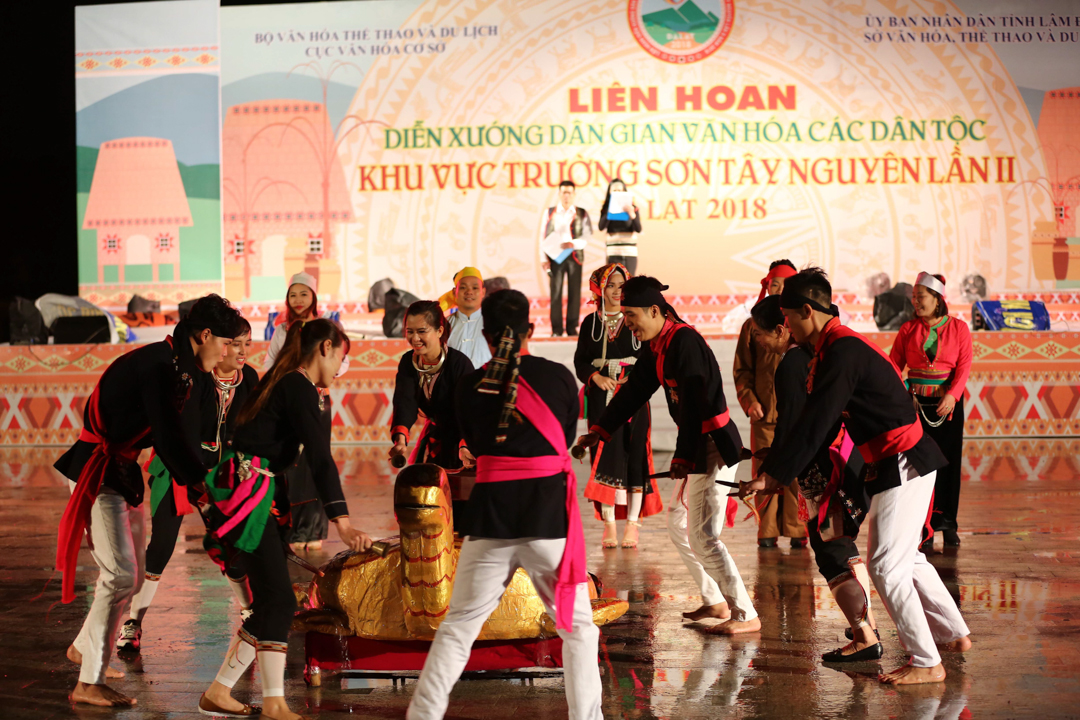 Mười nền văn hóa dân tộc độc đáo tụ hội về thành phố mộng mơ