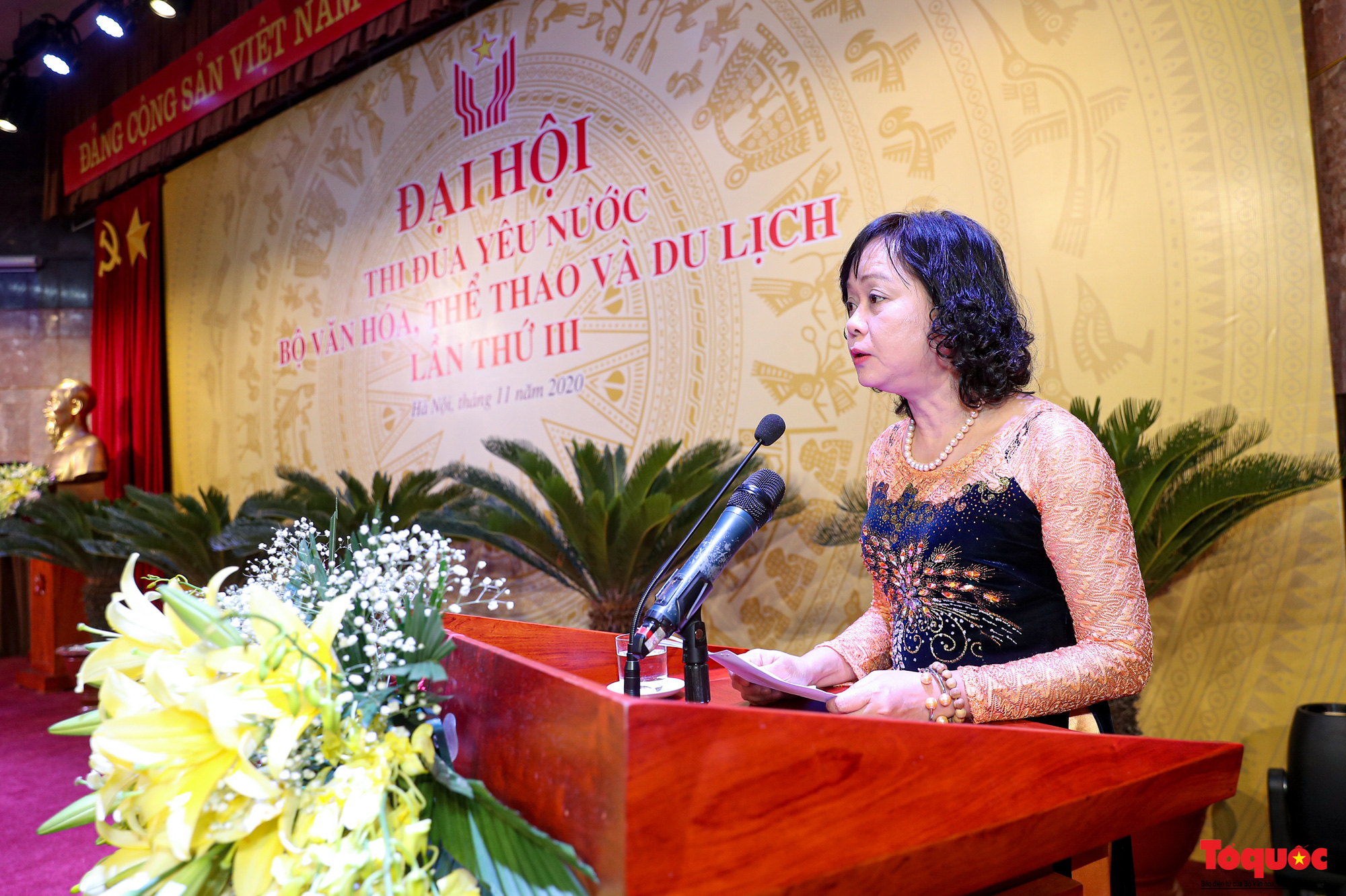 Đại hội nghe tham luận của các đại biểu.