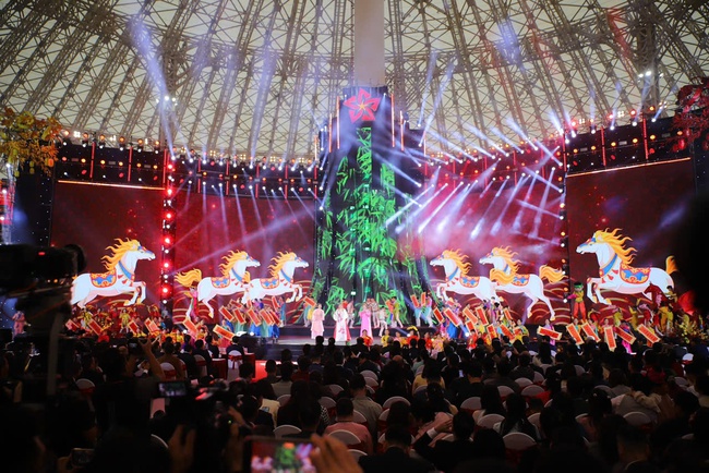 Thủ tướng dự Lễ khai mạc Hội chợ M&ugrave;a Xu&acirc;n lần thứ nhất năm 2026 - Ảnh 5.