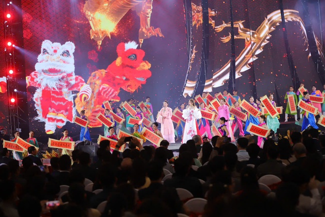 Thủ tướng dự Lễ khai mạc Hội chợ M&ugrave;a Xu&acirc;n lần thứ nhất năm 2026 - Ảnh 6.