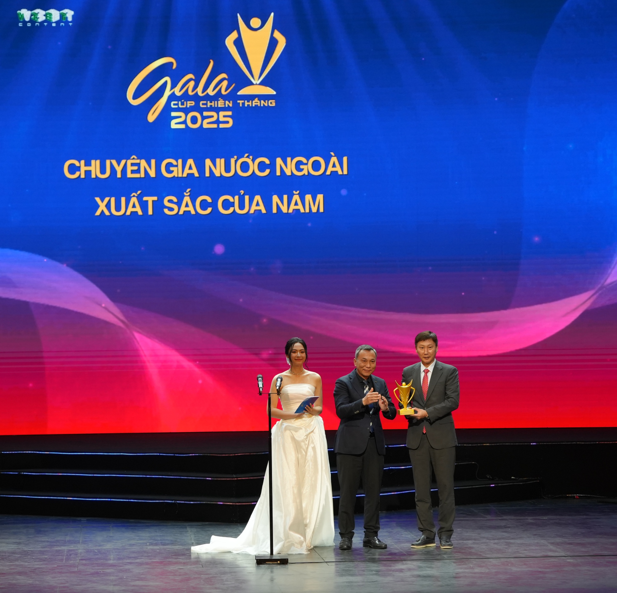 Gala Cúp Chiến Thắng lần thứ 9: U22 Việt Nam giành danh hiệu “Đội tuyển của năm” 2025 - Ảnh 2.