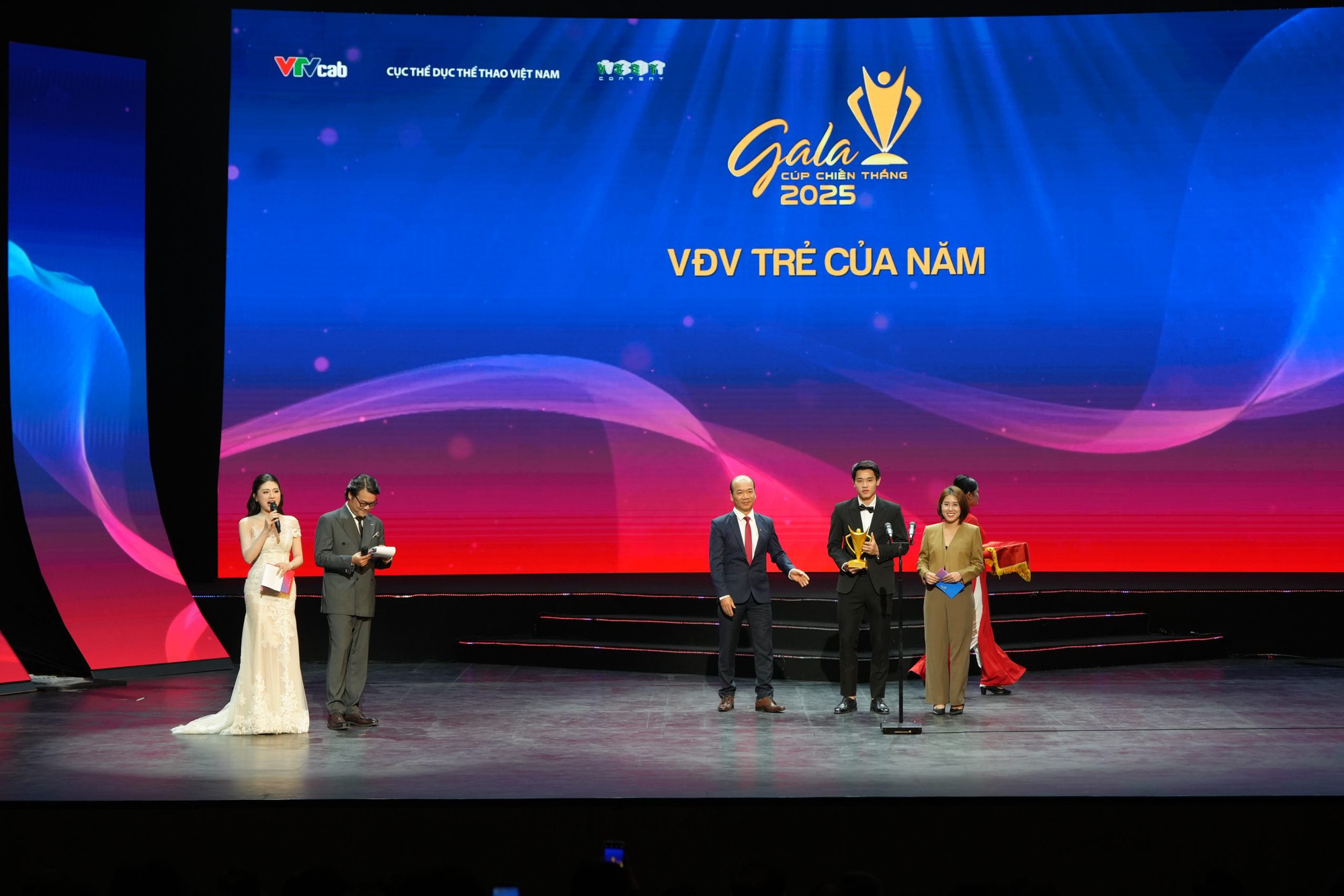 Gala Cúp Chiến Thắng lần thứ 9: U22 Việt Nam giành danh hiệu “Đội tuyển của năm” 2025 - Ảnh 3.