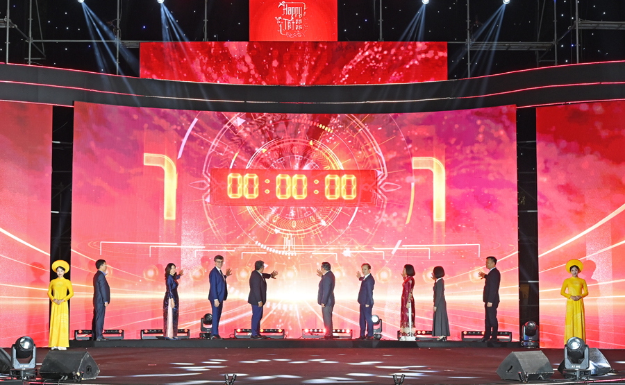 Khai mạc chương trình