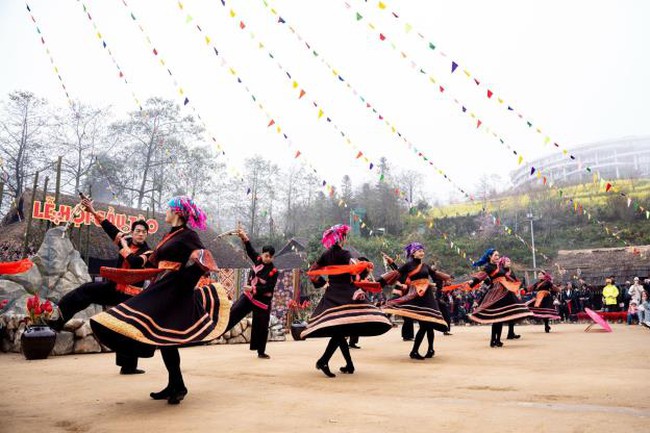 Từ đỉnh cao Fansipan đến Đảo Ngọc Phú Quốc: Một kỳ nghỉ Tết lịch sử của ngành du lịch Việt - Ảnh 4.