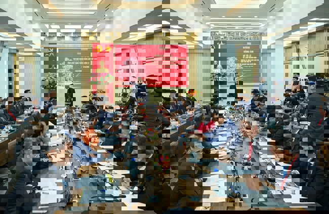 Tổng Bí thư Tô Lâm thăm và làm việc với Báo Nhân Dân nhân dịp kỷ niệm 75 năm Ngày Báo Nhân Dân ra số đầu - Ảnh 2.