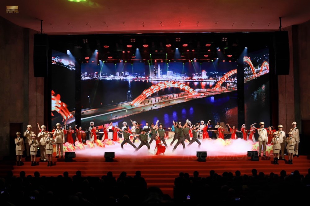 Tổng Bí thư Tô Lâm dự Chương trình nghệ thuật “Tâm hồn Nga trong lòng Việt Nam” - Ảnh 4.