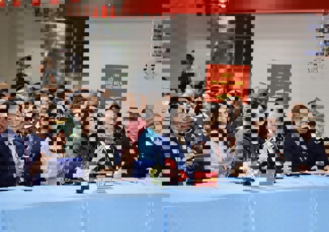 Thứ trưởng Thường trực Lâm Thị Phương Thanh bỏ phiếu bầu cử tại Khu vực số 16, phường Yên Hòa, Hà Nội - Ảnh 1.