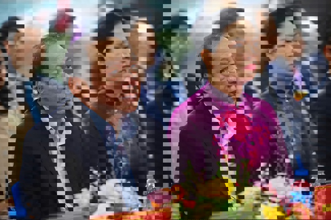 Bộ trưởng Nguyễn Văn Hùng bỏ phiếu bầu cử tại Khu vực số 7, phường Xuân Đỉnh, Hà Nội - Ảnh 2.