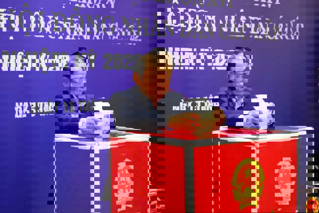 Tổng Bí thư Tô Lâm cùng các đồng chí lãnh đạo Đảng, Nhà nước thực hiện quyền cử tri - Ảnh 13.