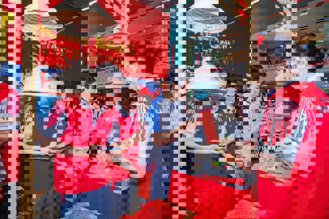 Hàng người bạn trẻ tham gia International Culture Day 2026 - Ảnh 2.