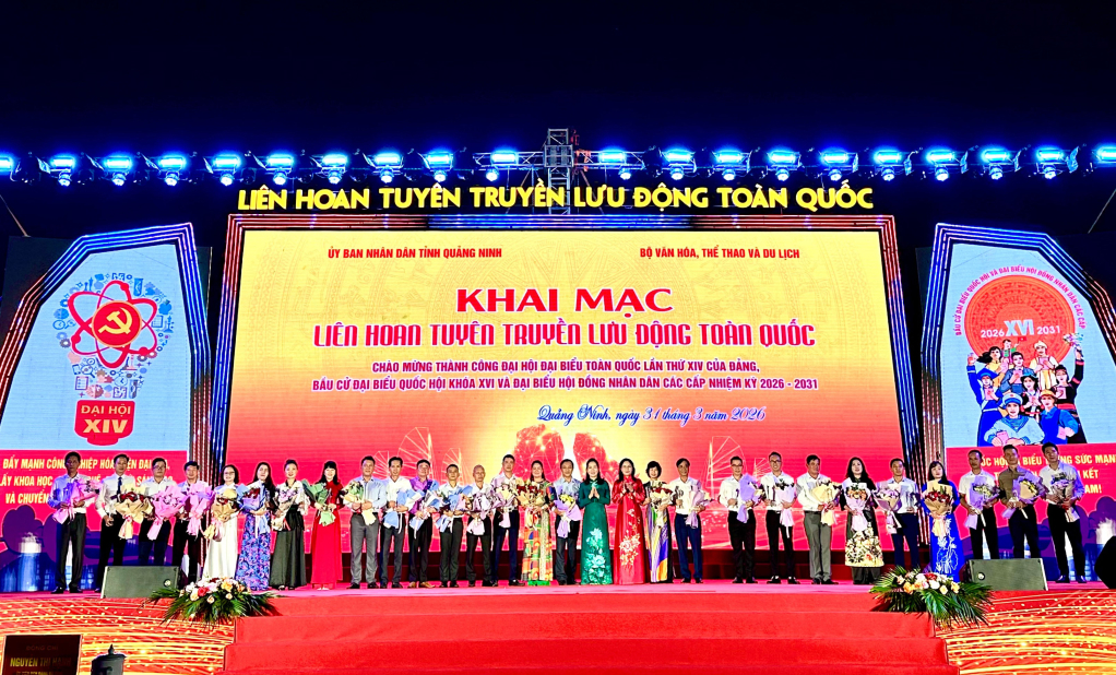 [Ảnh] Khai mạc Liên hoan Tuyên truyền lưu động toàn quốc
