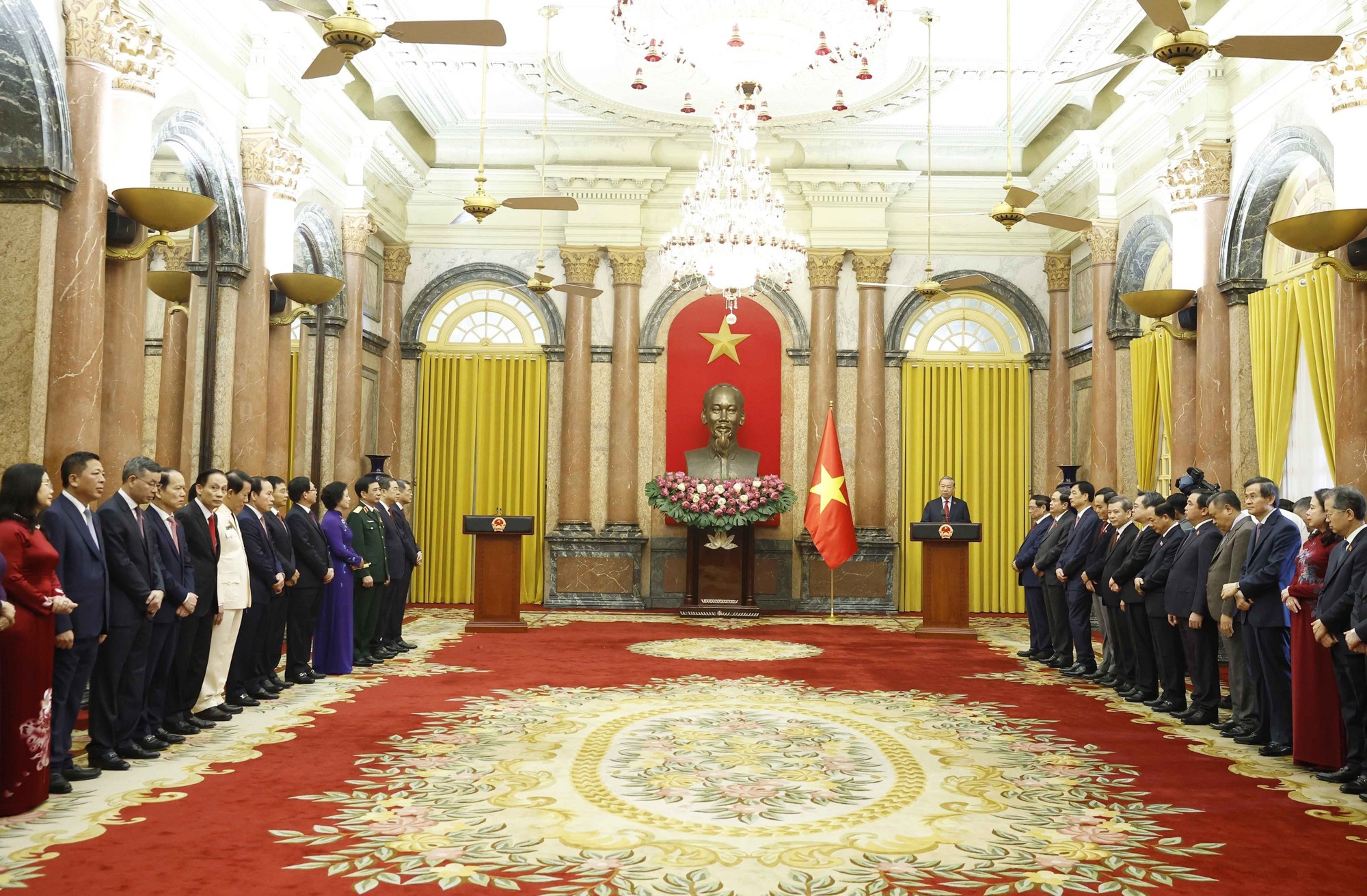Tổng Bí thư, Chủ tịch nước chủ trì hội nghị công bố các quyết định đối với Chính phủ - Ảnh 1.
