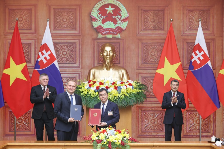 Việt Nam, Slovakia trao nhiều văn kiện hợp tác quan trọng- Ảnh 5.