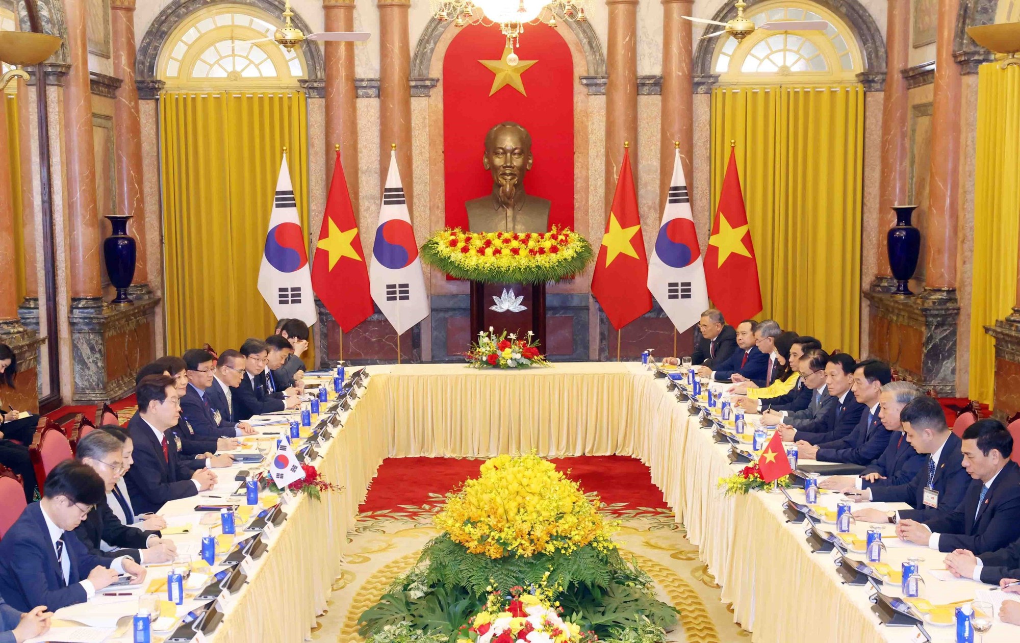 Tổng Bí thư, Chủ tịch nước Tô Lâm hội đàm với Tổng thống Hàn Quốc Lee Jae Myung - Ảnh 3.
