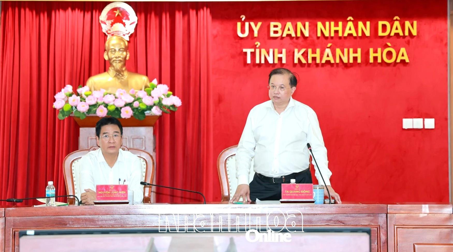 Thứ trưởng Tạ Quang Đông đề cập những lợi thế của tỉnh Khánh Hòa trong việc xây dưng “Thành phố Nhiếp ảnh Việt Nam”.