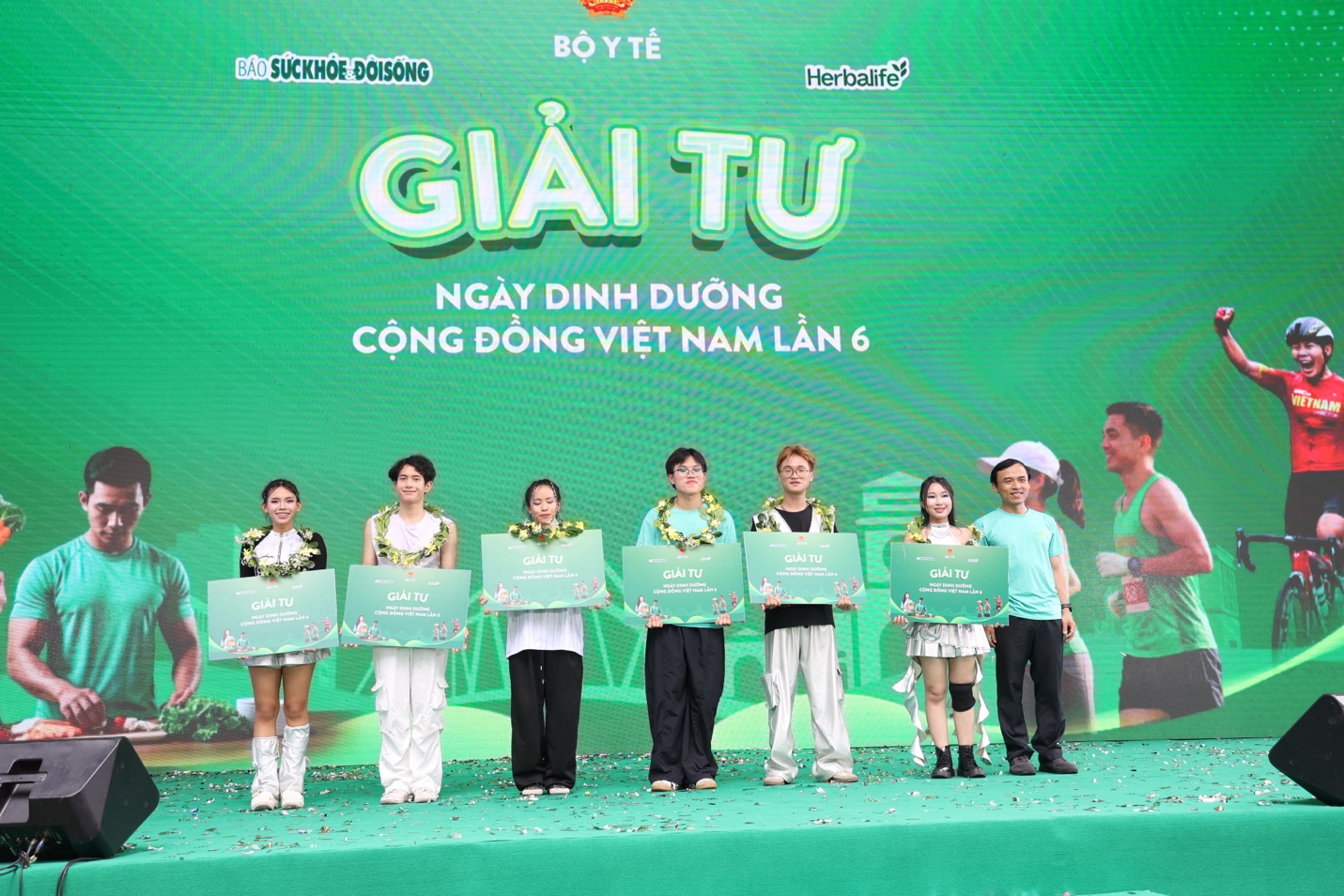 Image 13 from qua-6-mua-ngay-dinh-duong-cong-dong-viet-nam