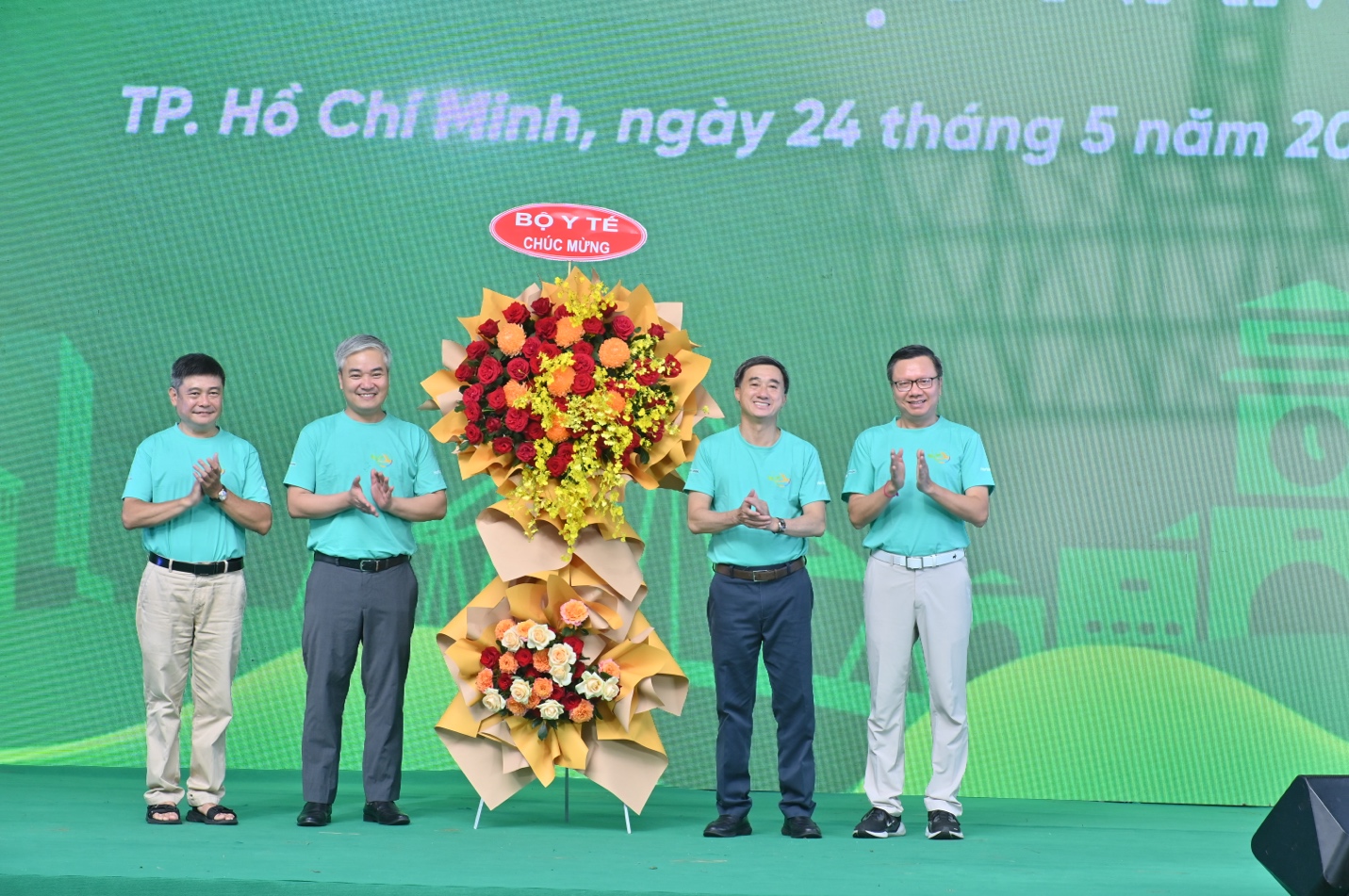Image 3 from qua-6-mua-ngay-dinh-duong-cong-dong-viet-nam