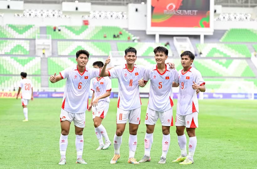 U19 Việt Nam không thua U19 Indonesia ở lượt cuối là giành vé bán kết. (Nguồn: VFF).