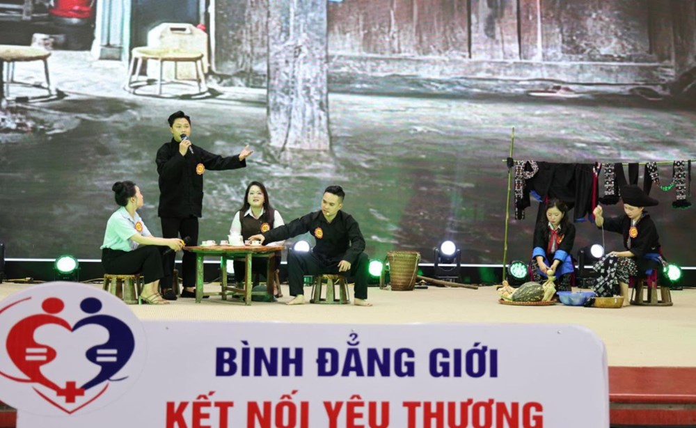 Sôi nổi hội thi “Kết nối sáng kiến truyền thông về bình đẳng giới và gia đình hạnh phúc“ - ảnh 2