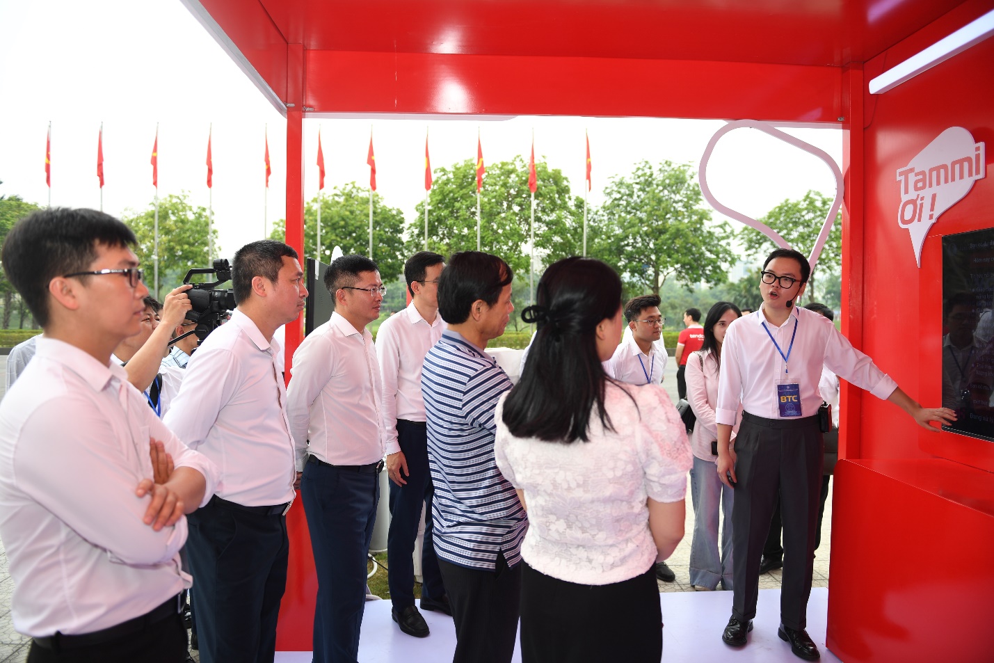 Image 2 from tcbc-viettel-gioi-thieu-mo-hinh-chuyen-doi-so-dia-phuong-toan-dien-dau-tien-duoc-trien-khai-tai-ha-n