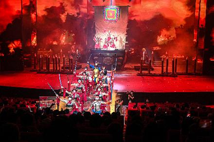 Image 8 from 260706-dnthc-gioi-chuyen-mon-tram-tro-voi-ky-quan-san-khau-dnthc