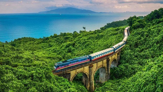 Việt Nam có chuyến tàu được báo Mỹ xếp vào hàng đẹp nhất thế giới - ảnh 1