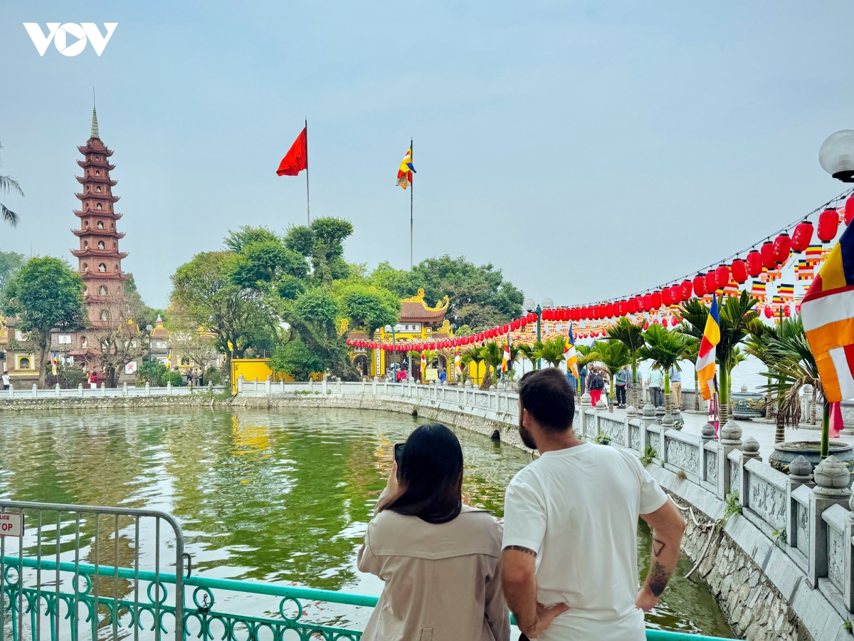 du lich ha noi but pha manh me trong 7 thang dau nam 2026 hinh anh 1