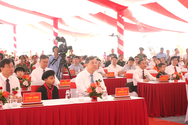 Phó Thủ tướng Thường trực Phạm Gia Túc dự Lễ khai giảng năm học mới tại Điện Biên- Ảnh 2.