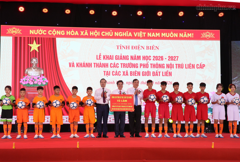 Phó Thủ tướng Thường trực Phạm Gia Túc dự Lễ khai giảng năm học mới tại Điện Biên- Ảnh 4.
