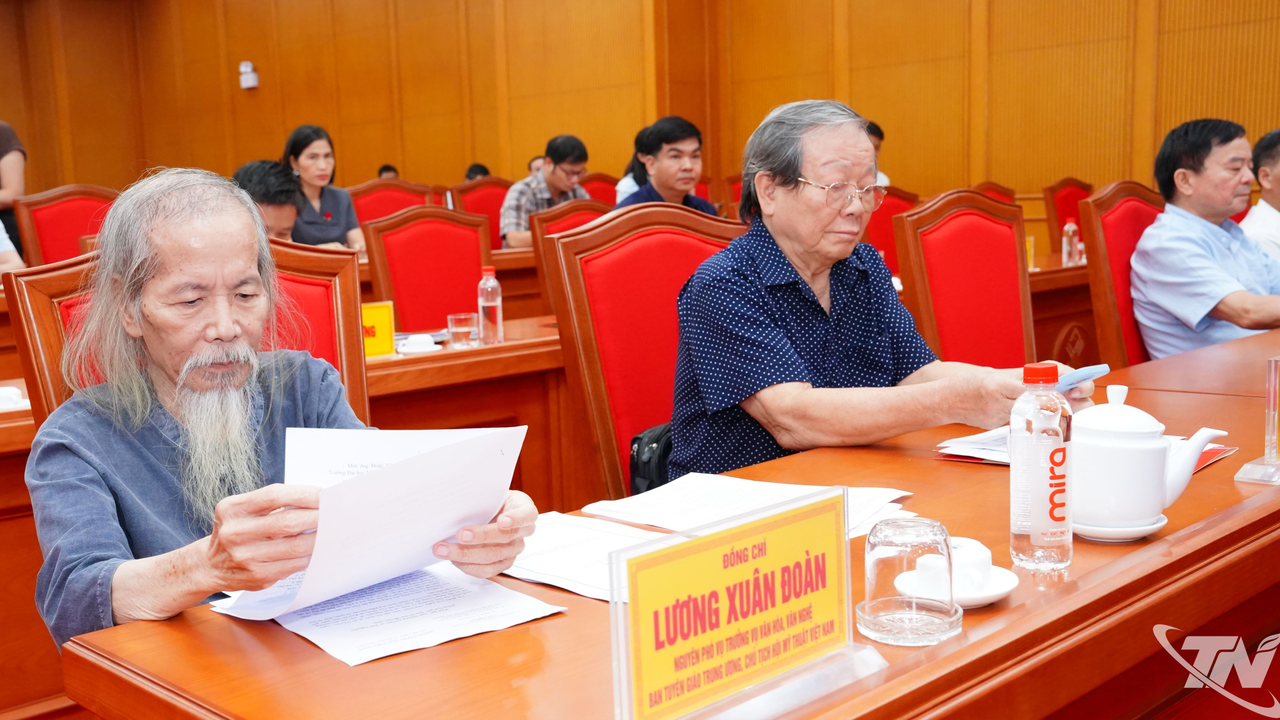 Các chuyên gia, nhà khoa học, nhà nghiên cứu dự Hội thảo.
