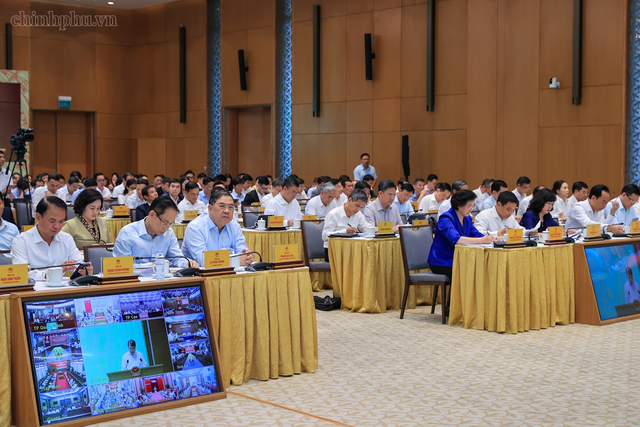 Thủ tướng: Khoa học công nghệ phải trở thành động lực chủ yếu, trực tiếp, đo đếm được bằng kết quả tăng trưởng- Ảnh 4.
