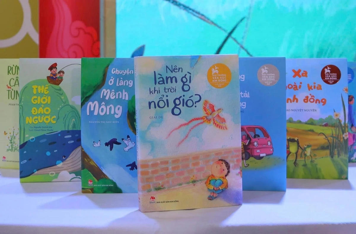Văn học trẻ trước những thách thức của thời cuộc