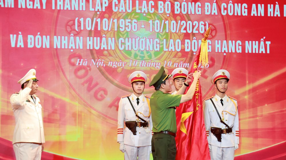CLB bóng đá Công an Hà Nội đón nhận Huân chương Lao động hạng Nhất  - ảnh 3